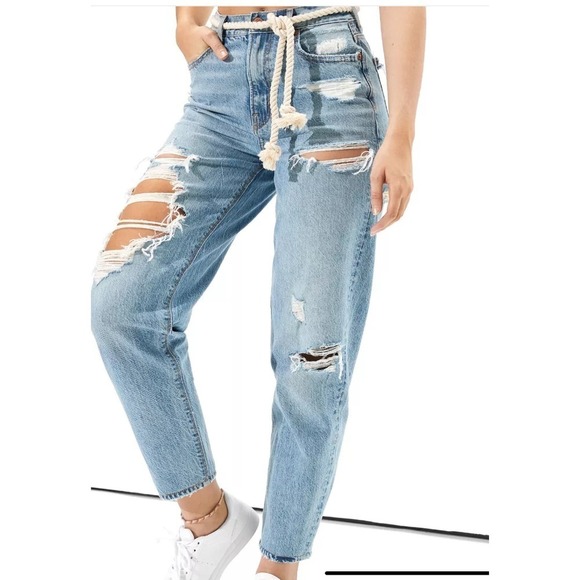 American Eagle Outfitters Denim - American Eagle Ripped Relaxed Mom Jeans Size 10